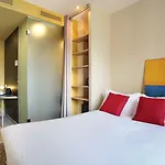 Auguste 3* Paris